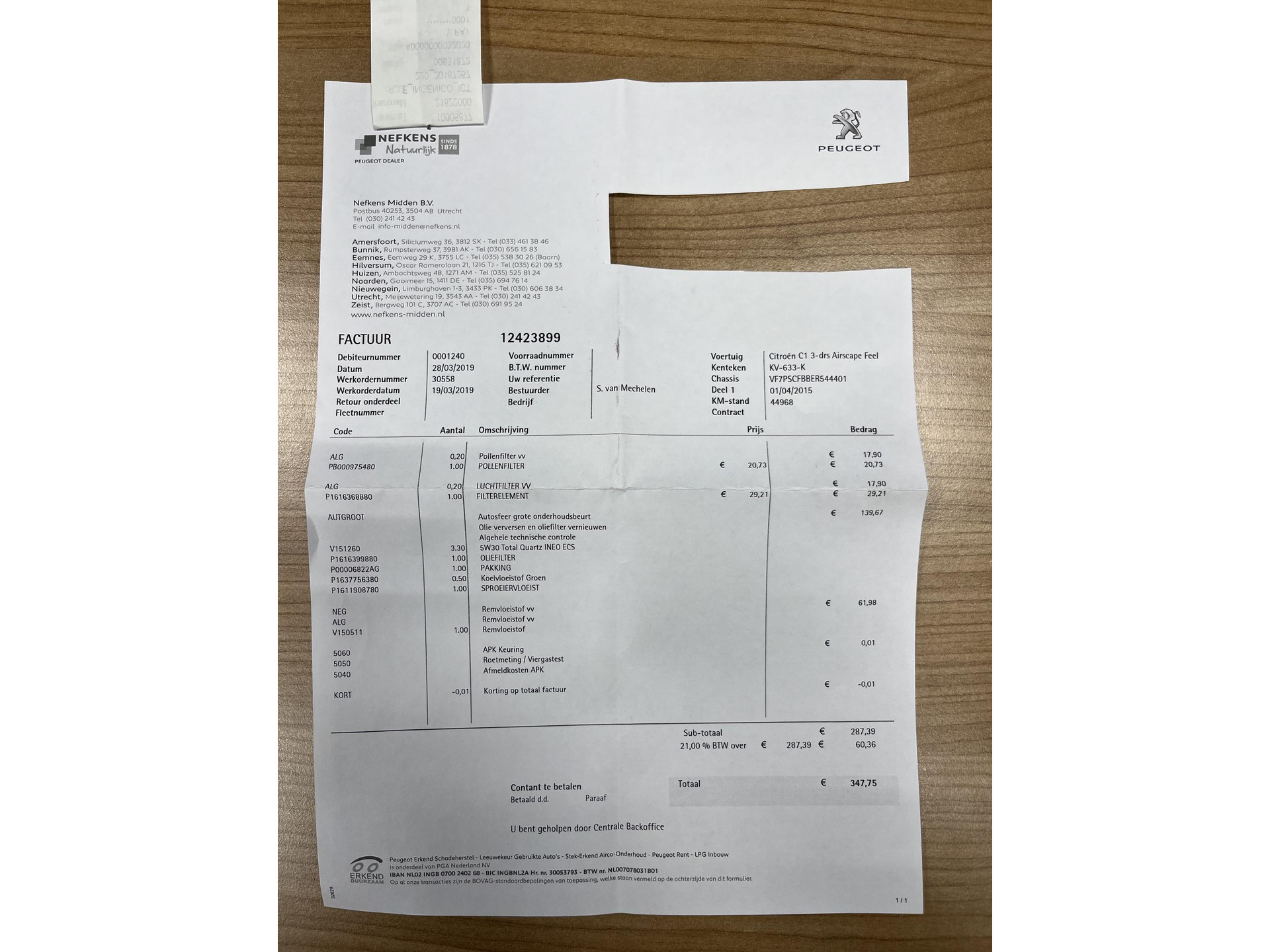 43901868-71.jpg